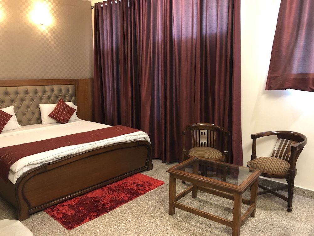 Excel Inn Premium Room 11