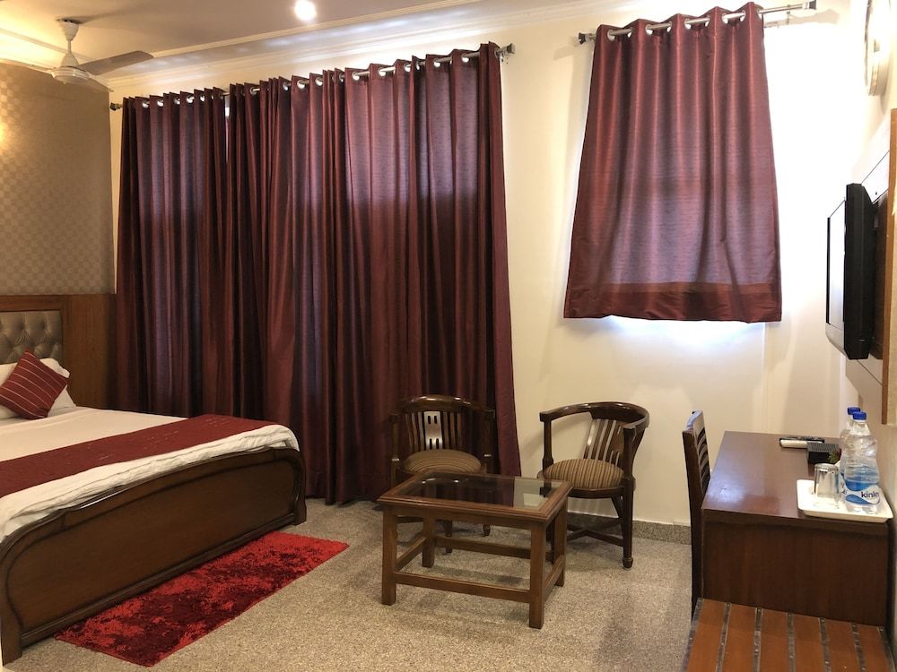 Excel Inn Premium Room 5