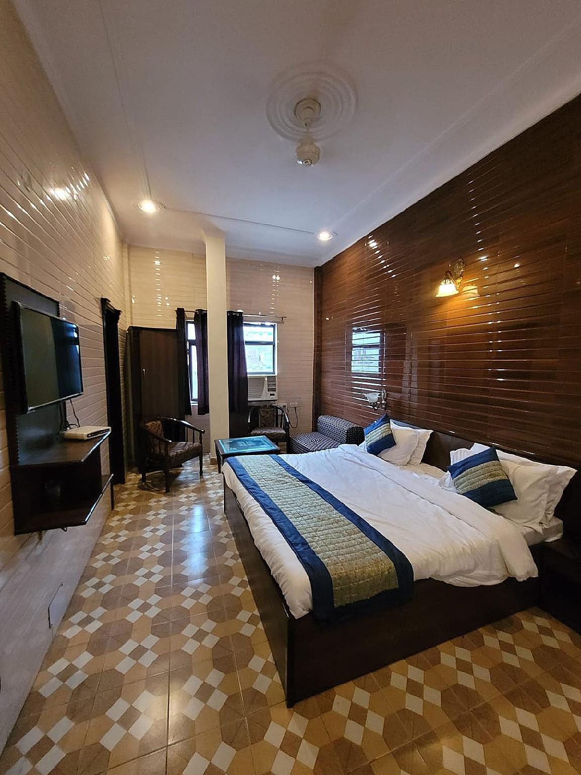 Hotel Holy City Super Deluxe Room