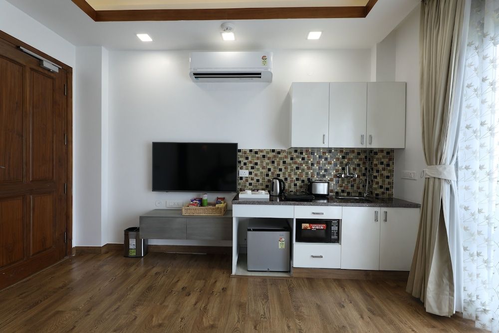 Hydewest India Rose Studio Grand with Kitchenette (Women Only) 5