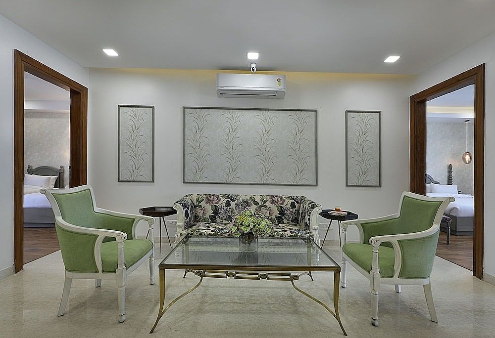 undefined Hydewest India 6