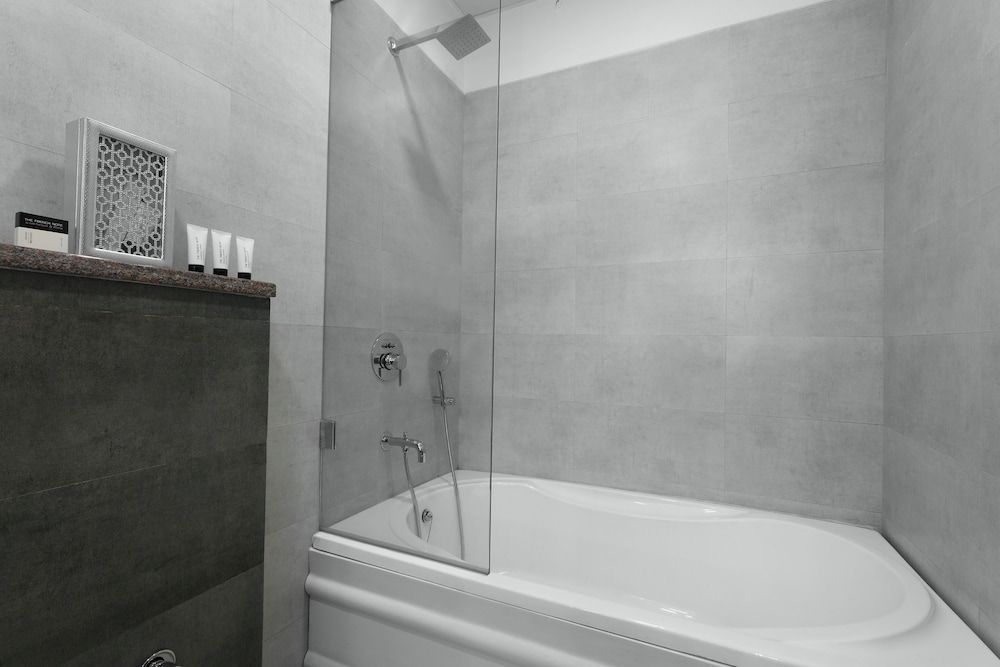 Hydewest India Rose Studio Grand with Kitchenette (Women Only) 3