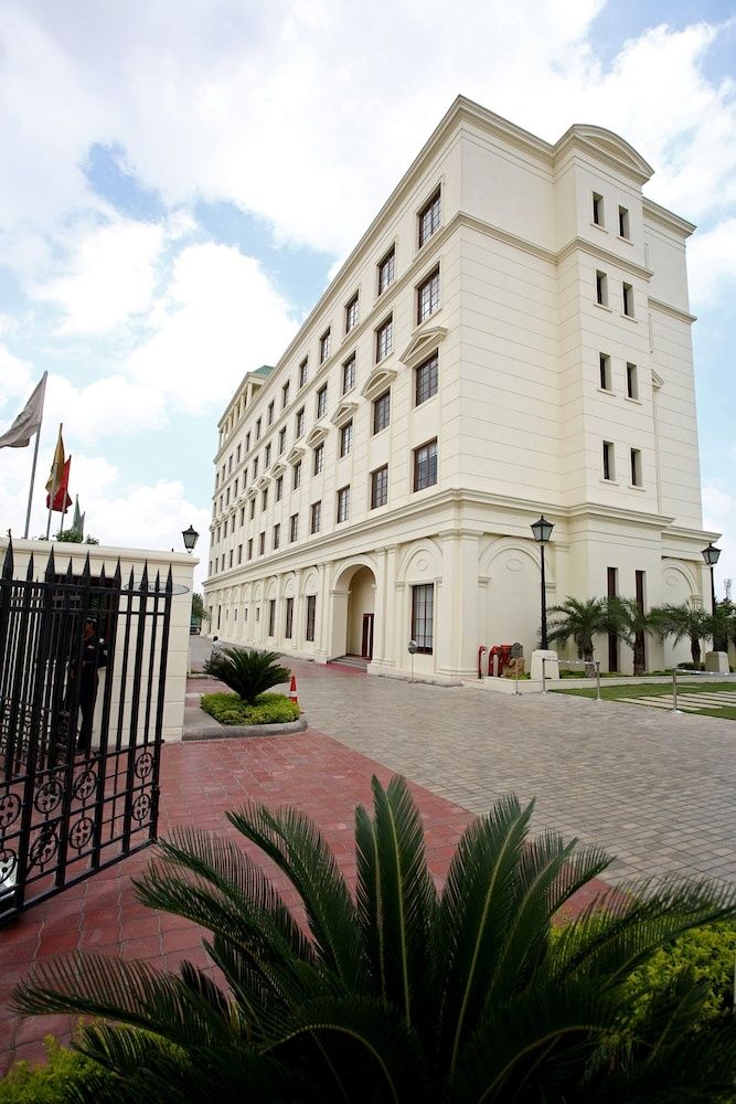 undefined DLF City Club 3