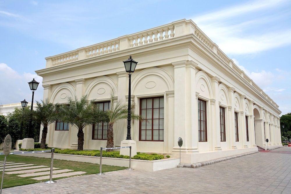 undefined DLF City Club 3 8