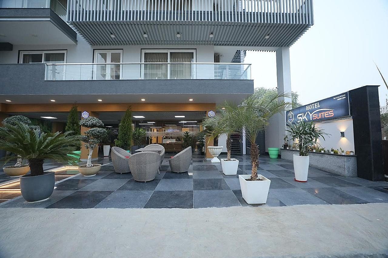 Sky Suites 