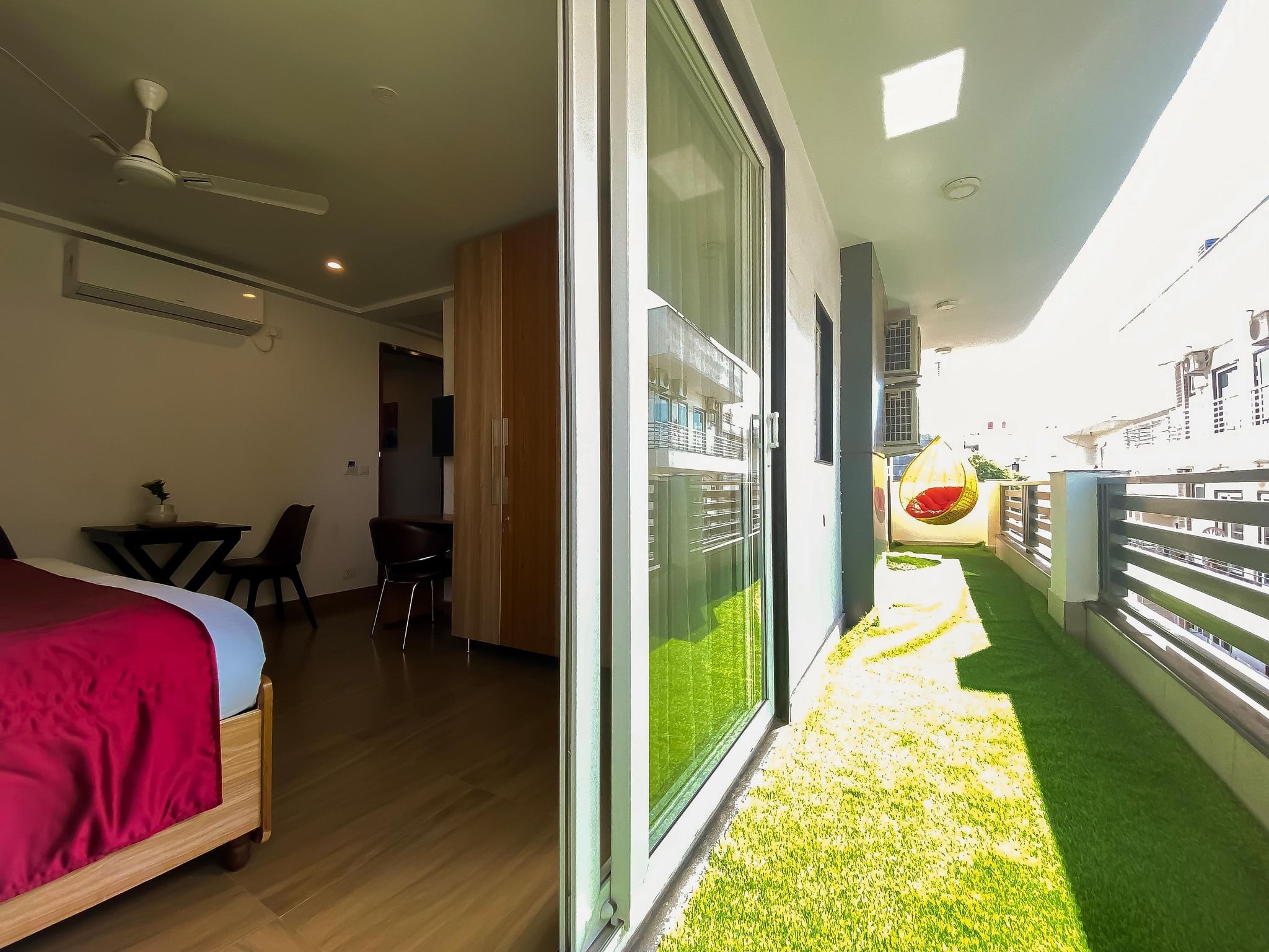 Sky Suites Sky Premium Room with Balcony (High Speed Wi-Fi) 6