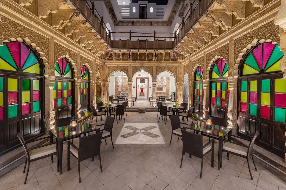 Food & Dining
