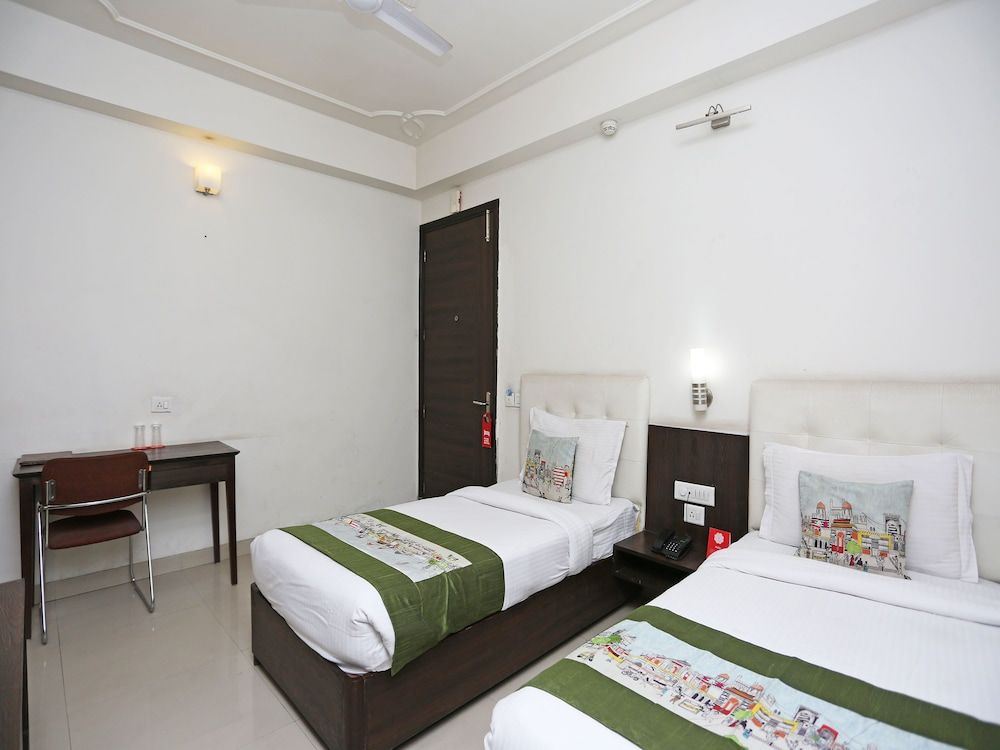 OYO 2245 Sector 21 Double or Twin Room 2