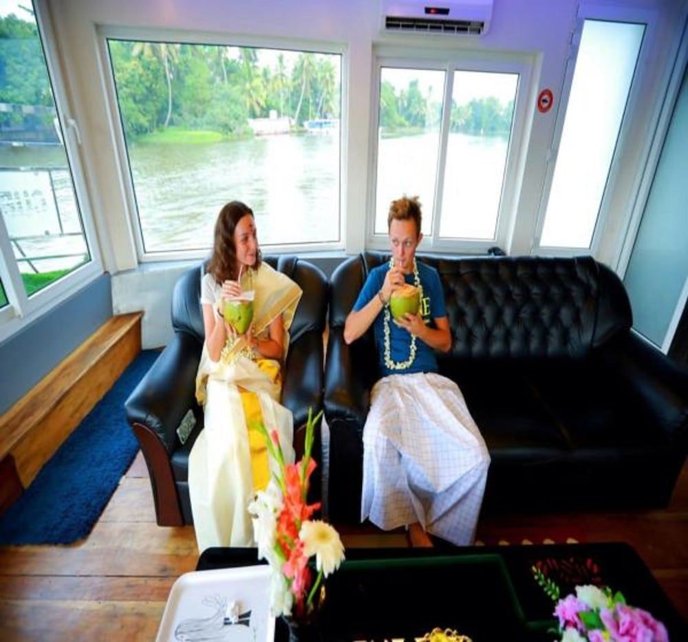 undefined Lakeluxure 9