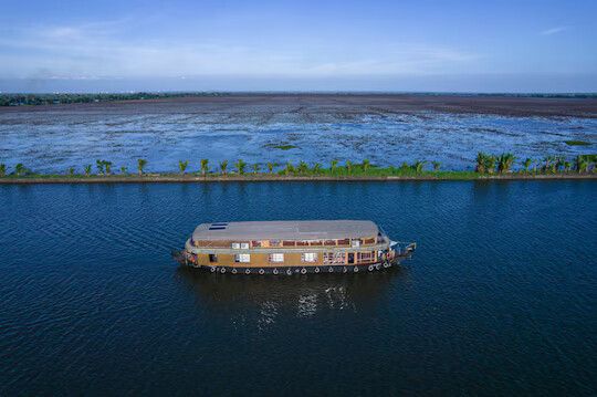 Coco HouseBoat