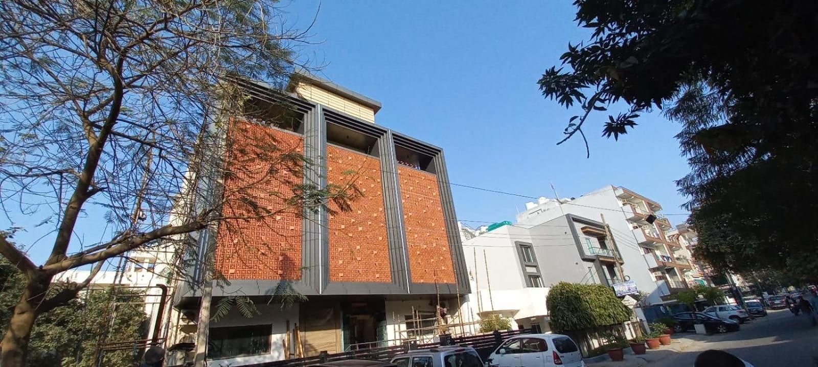 undefined Square 9 Inn - Near Fortis & Huda City Centre 8