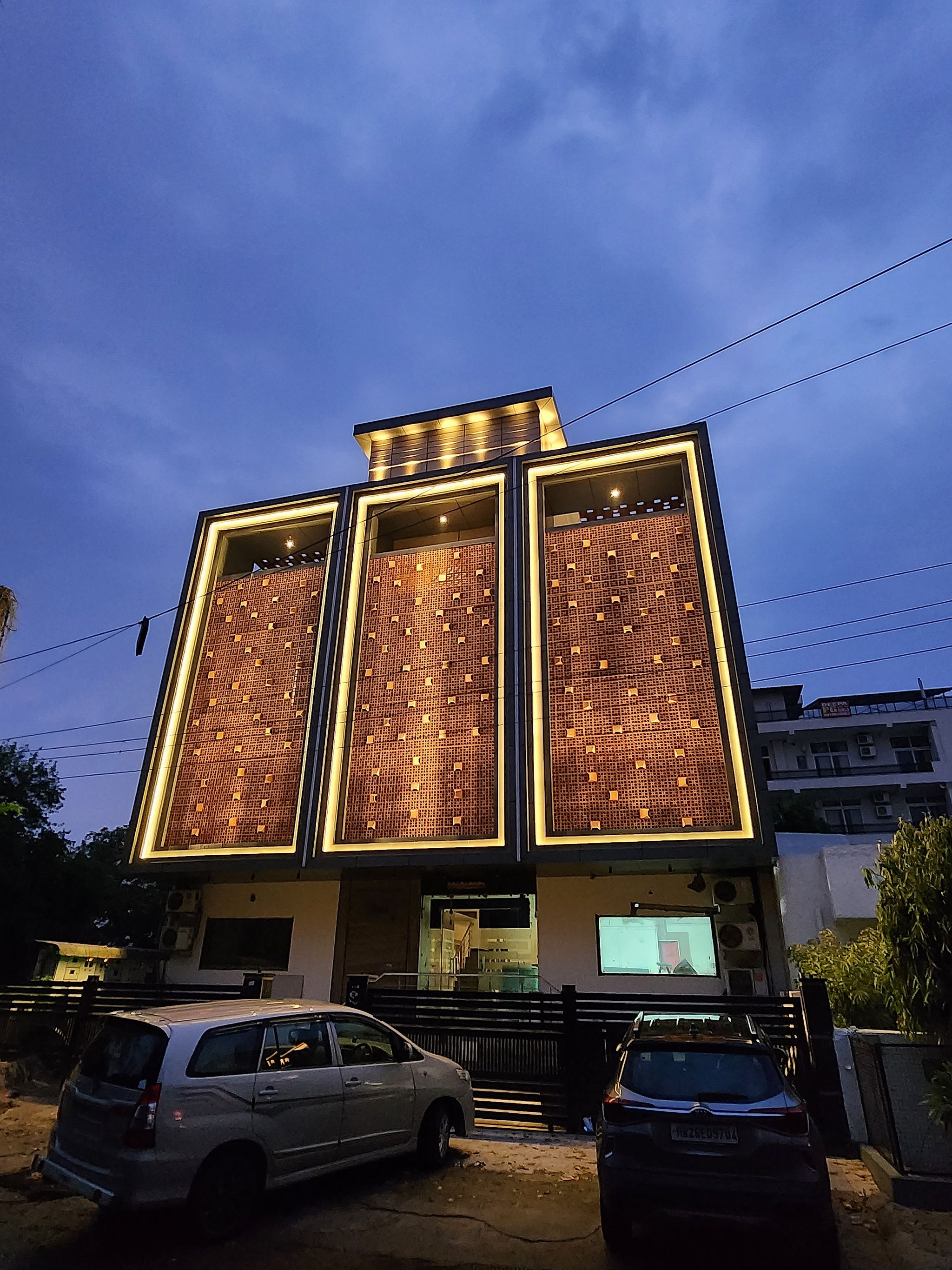 undefined Square 9 Inn - Near Fortis & Huda City Centre