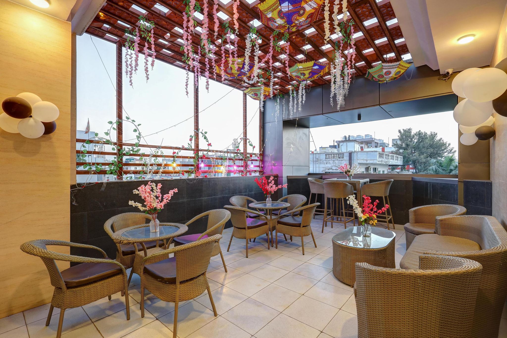 undefined Square 9 Inn - Near Fortis & Huda City Centre 4