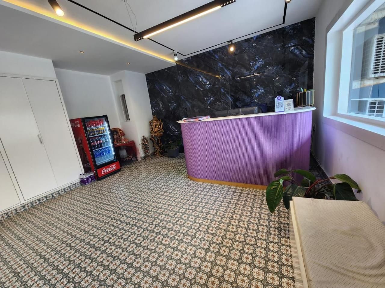 undefined Square 9 Inn - Near Fortis & Huda City Centre 2