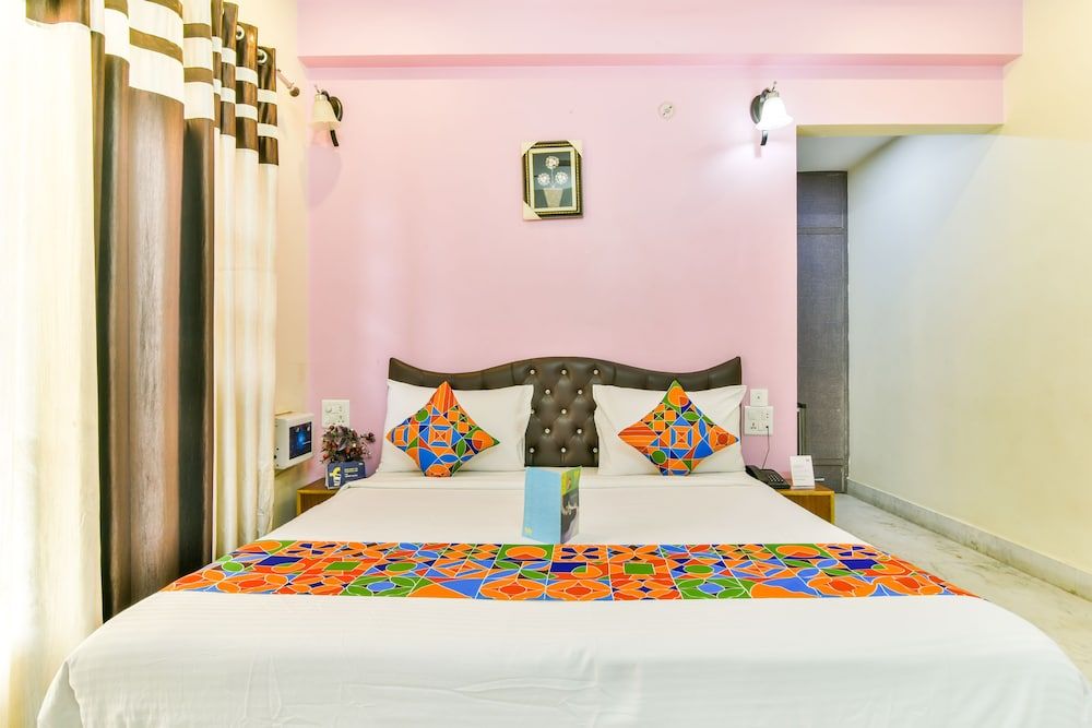 FabExpress Heaven Stay Premium Room, 1 Double Bed, Non Smoking 2