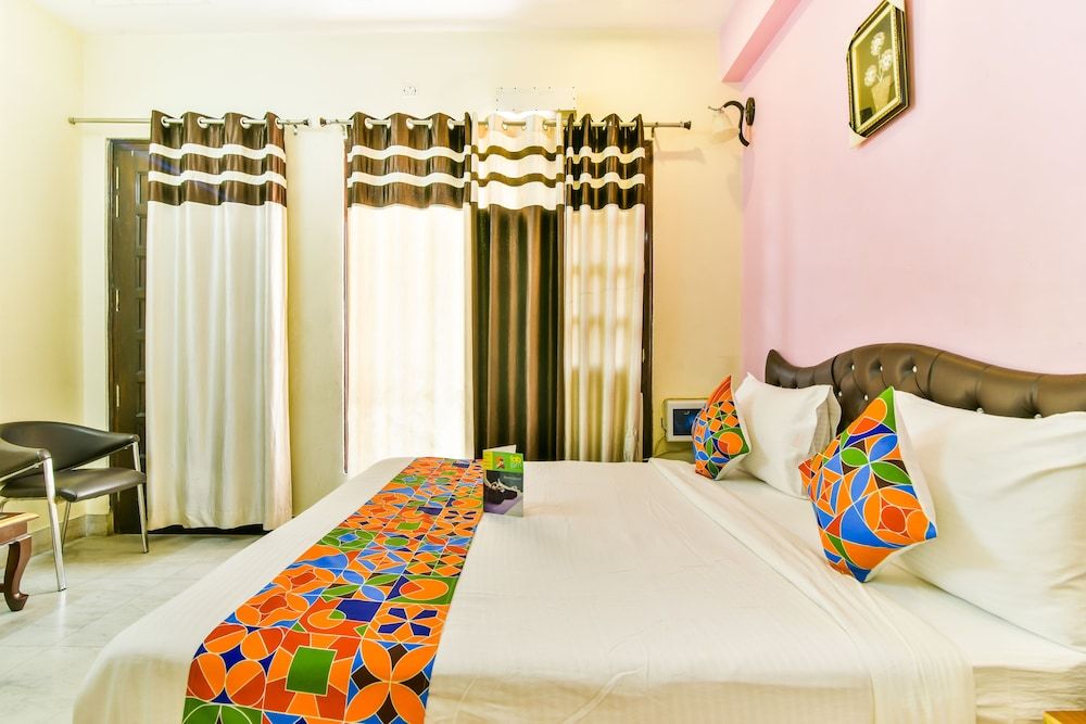 FabExpress Heaven Stay Premium Room, 1 Double Bed, Non Smoking 10