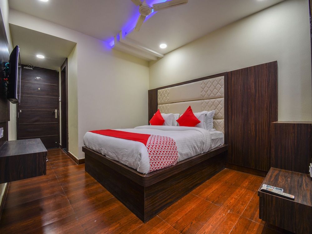 OYO 22205 Hotel Atlantica Standard Room 4