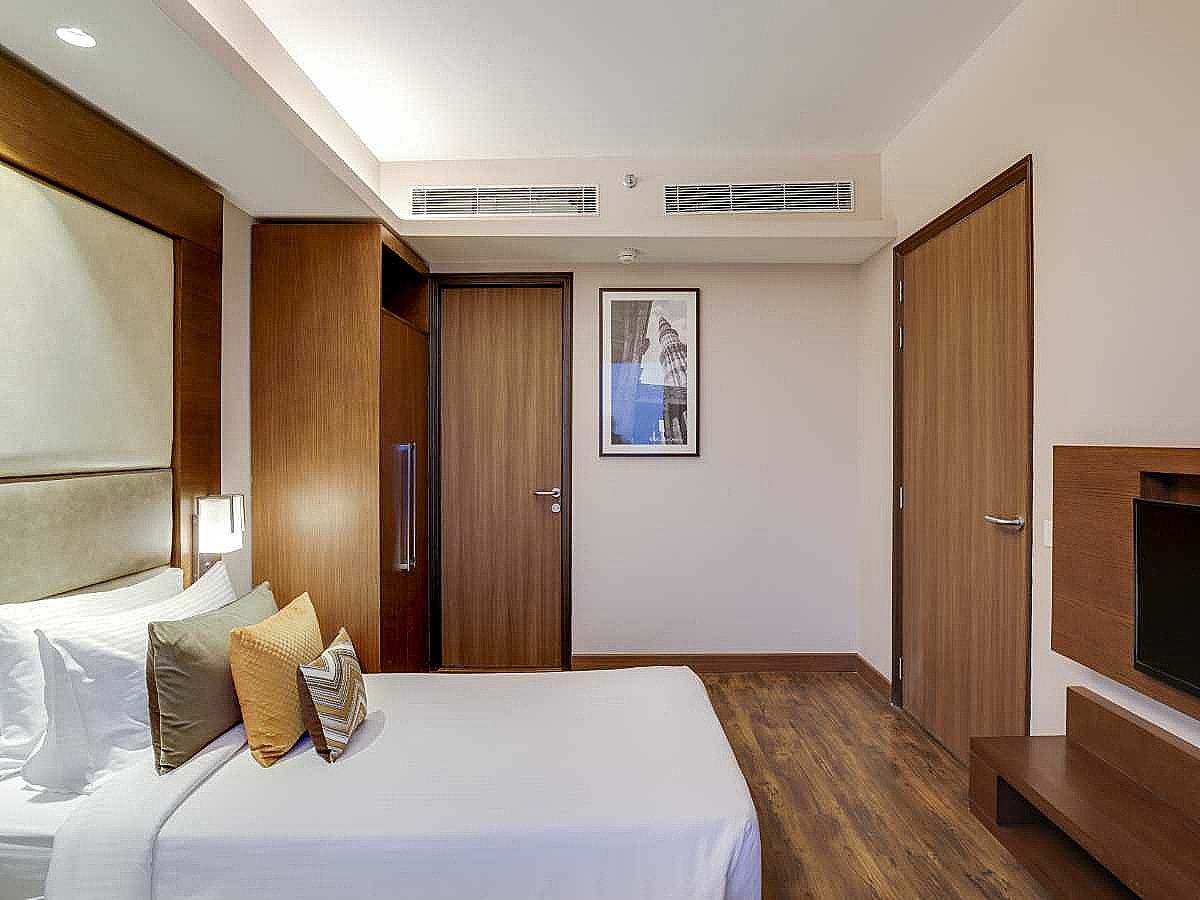 Deluxe Suite with Separate Living Room