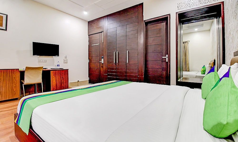 Treebo M2M Residency Sector 46 Deluxe Double Room 12