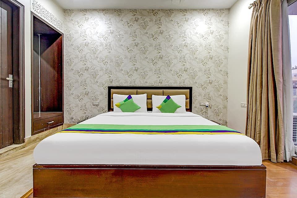 Treebo M2M Residency Sector 46 Deluxe Double Room 4