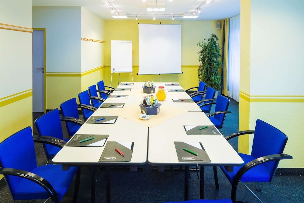 undefined Hotel Am Terrassenufer 9