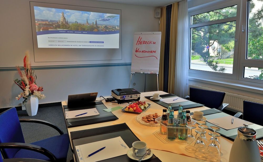 undefined Hotel Am Terrassenufer 7