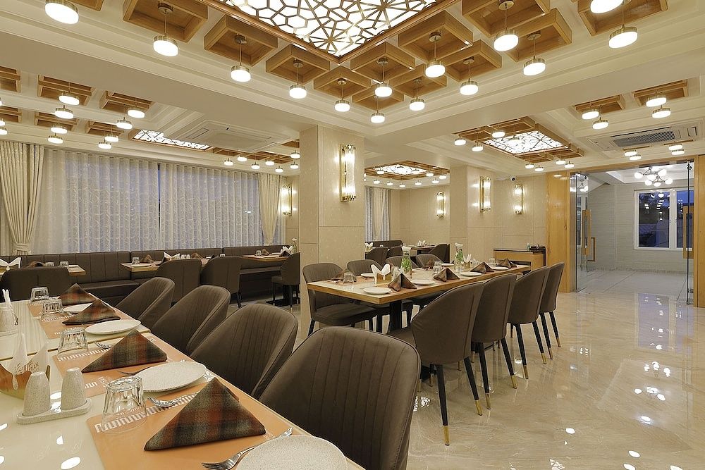 undefined Hotel Elysian Residency 4