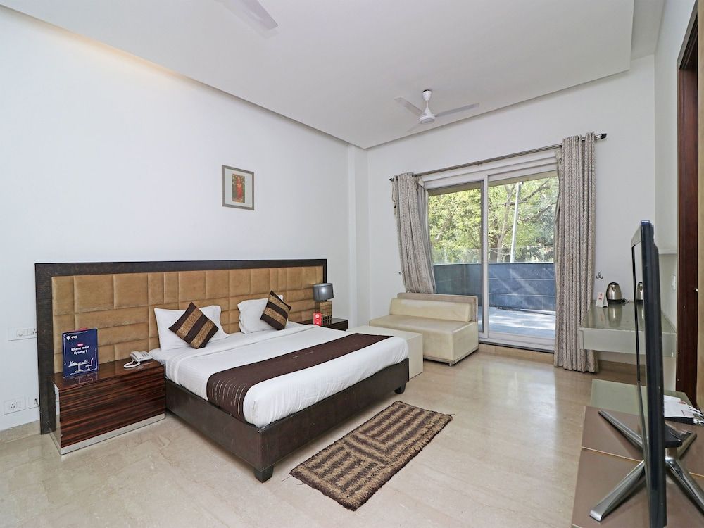 OYO 13575 Green Vogue Double or Twin Room 8