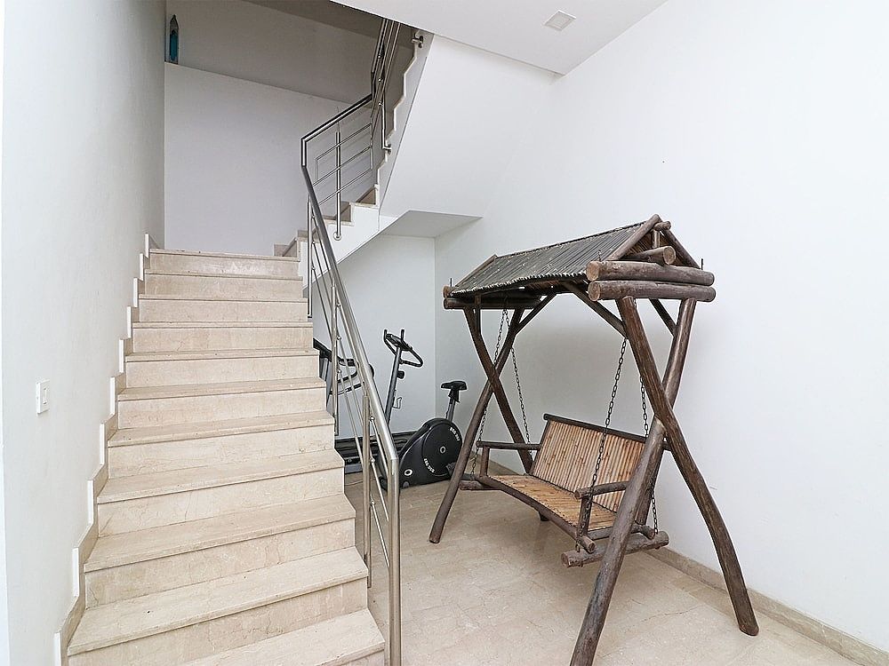 undefined OYO 13575 Green Vogue 8