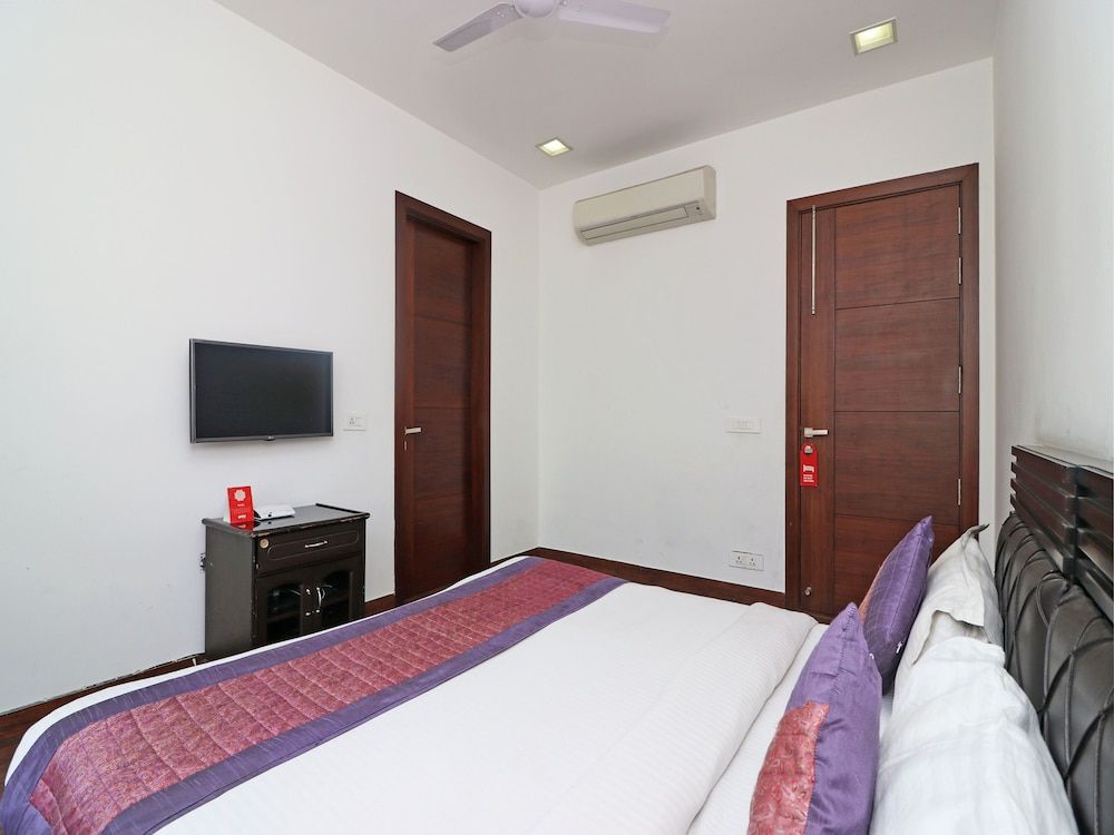 OYO 13575 Green Vogue Double or Twin Room 7