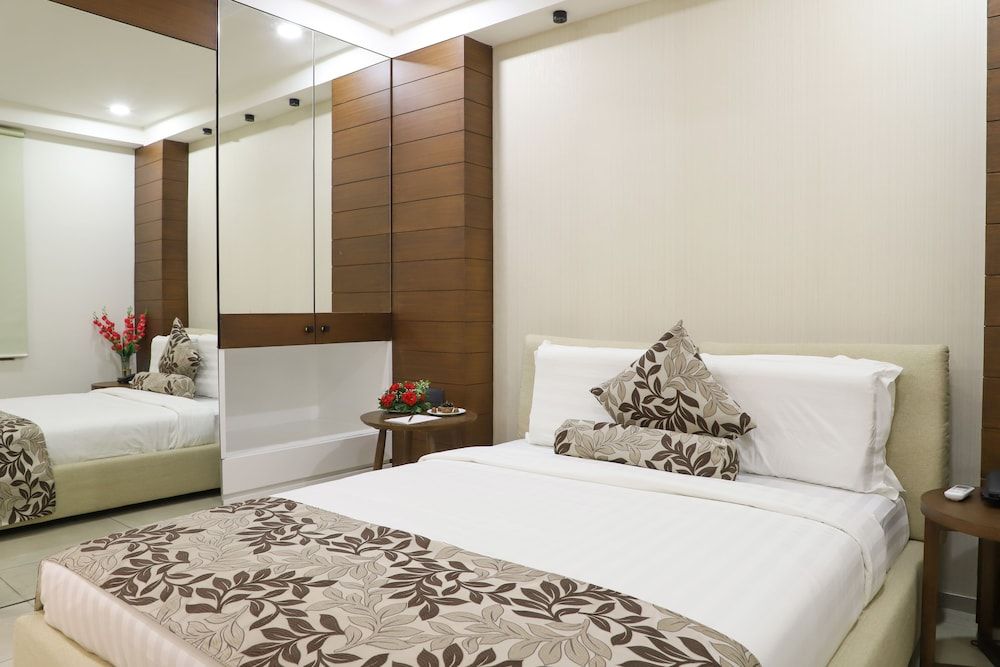 Tribecca Residency Executive Suite, 1 Bedroom, Non Smoking, City View 3