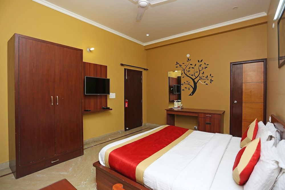 OYO 4814 Nstay 46 Double or Twin Room 5