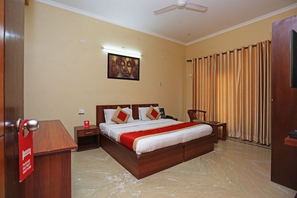 OYO 4814 Nstay 46 Double or Twin Room 4