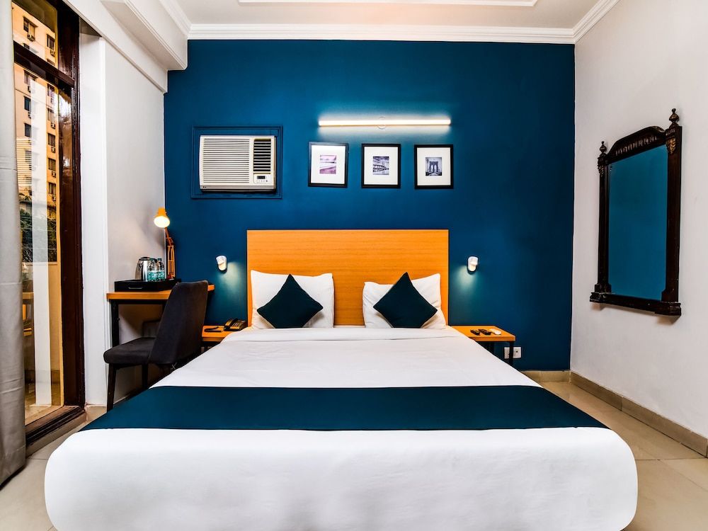 OYO 20036 SilverKey Akash Neem Marg Double or Twin Room 3