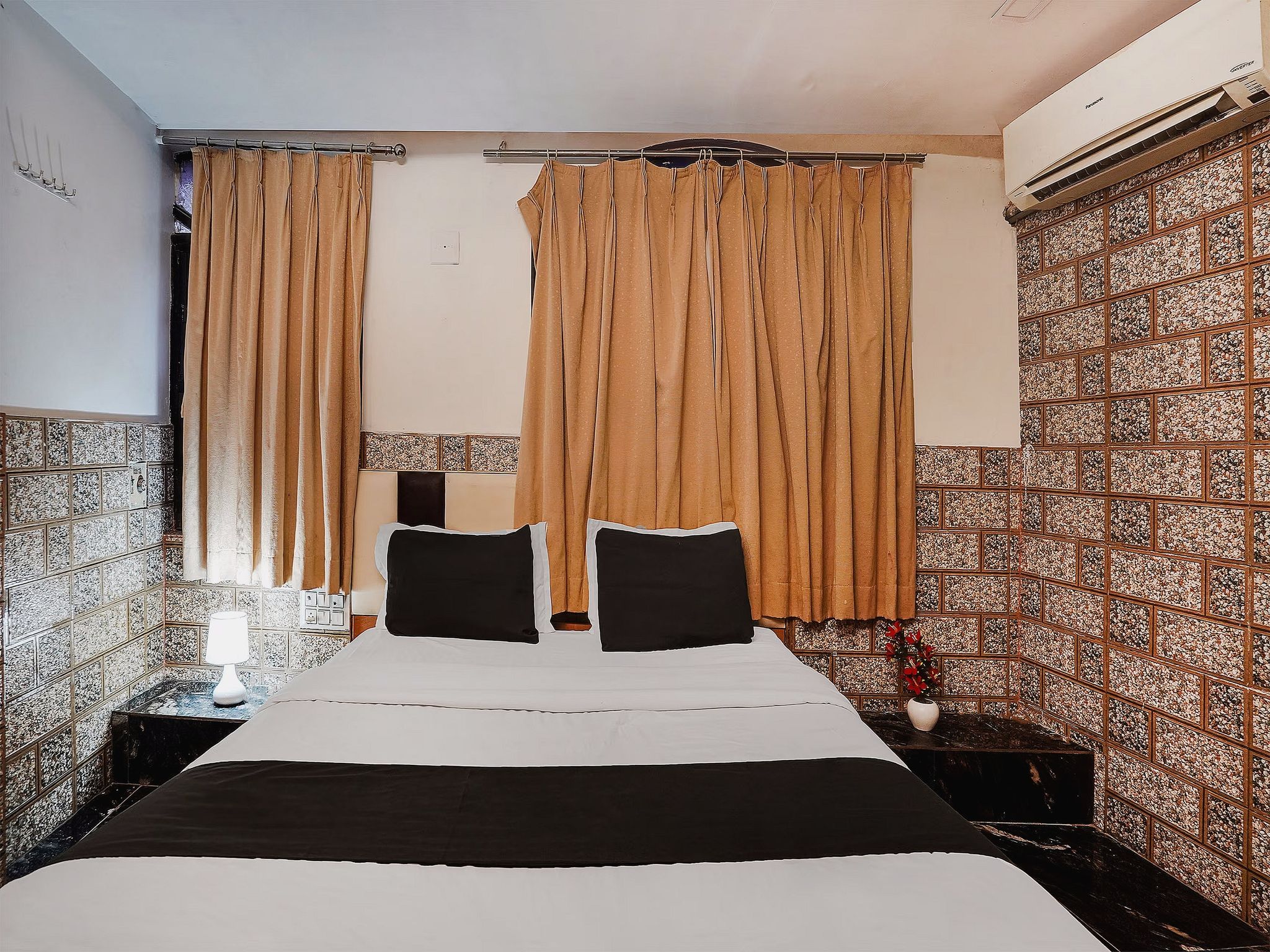 Hotel O Kanchan Palace Saver Double Room 17