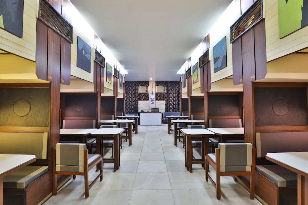 undefined OYO 28667 Hotel Moti Mahal 5