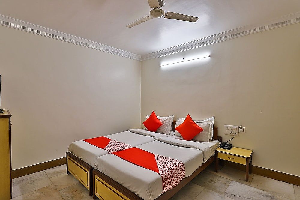 OYO 28667 Hotel Moti Mahal Double or Twin Room 11