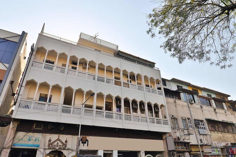 undefined OYO 28667 Hotel Moti Mahal 2