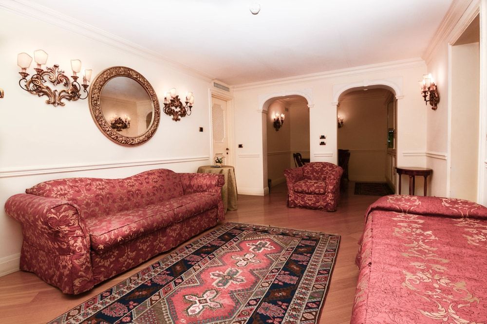 undefined Torre dell'Orologio Suites 9