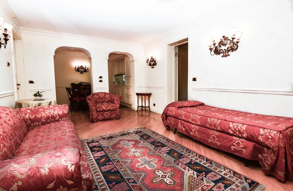undefined Torre dell'Orologio Suites 10