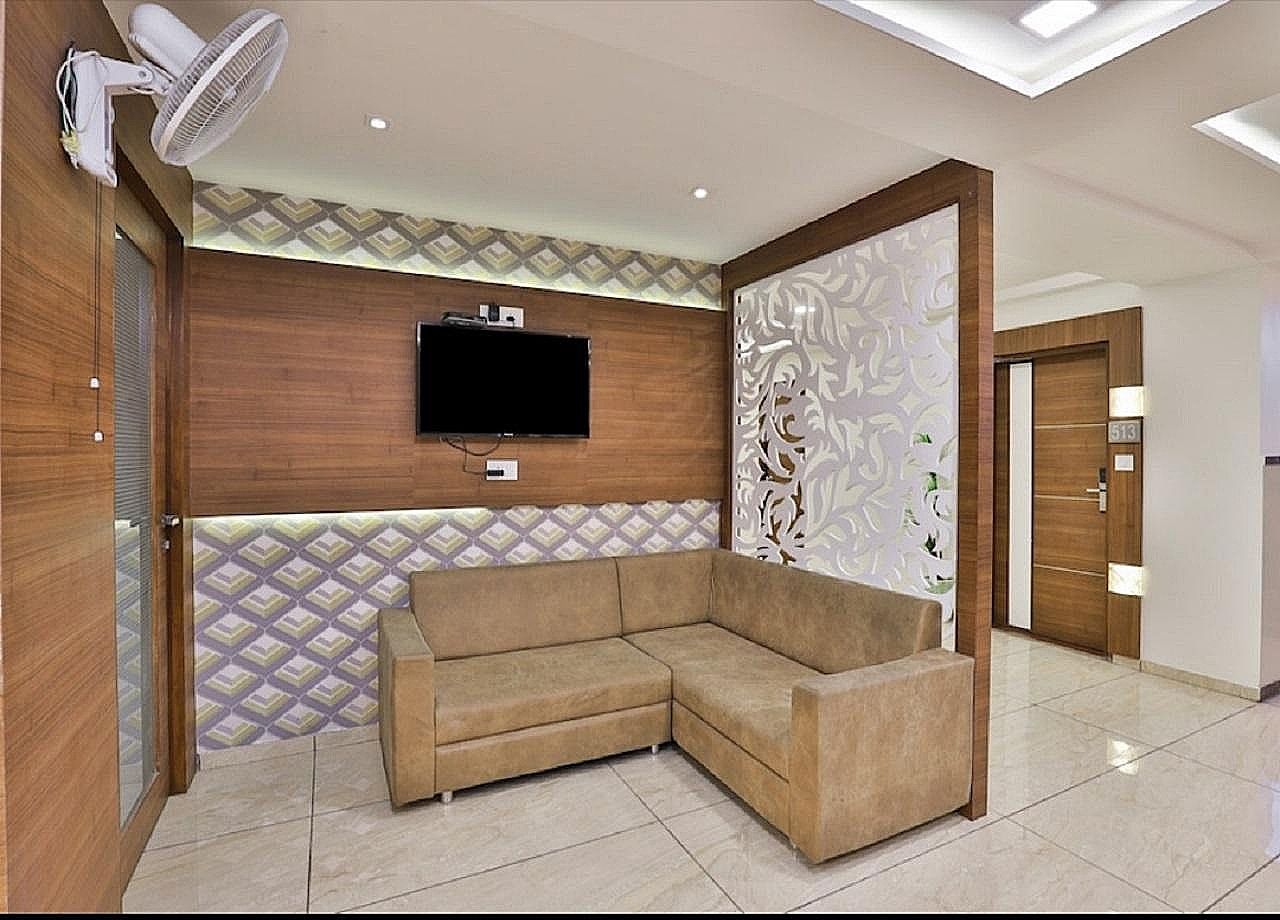 Shared lounge/TV area