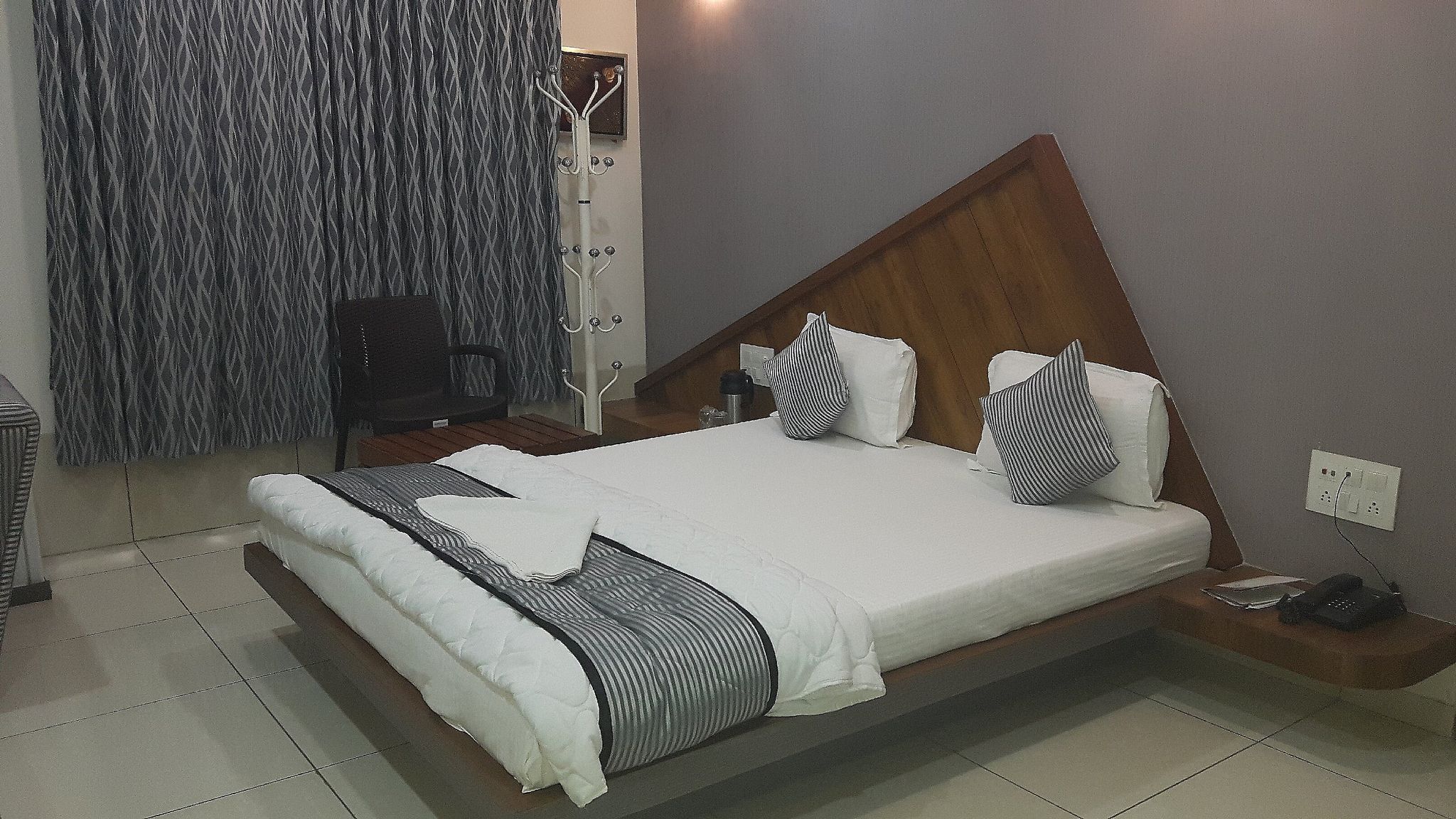 Hotel Darshan Deluxe Room 5