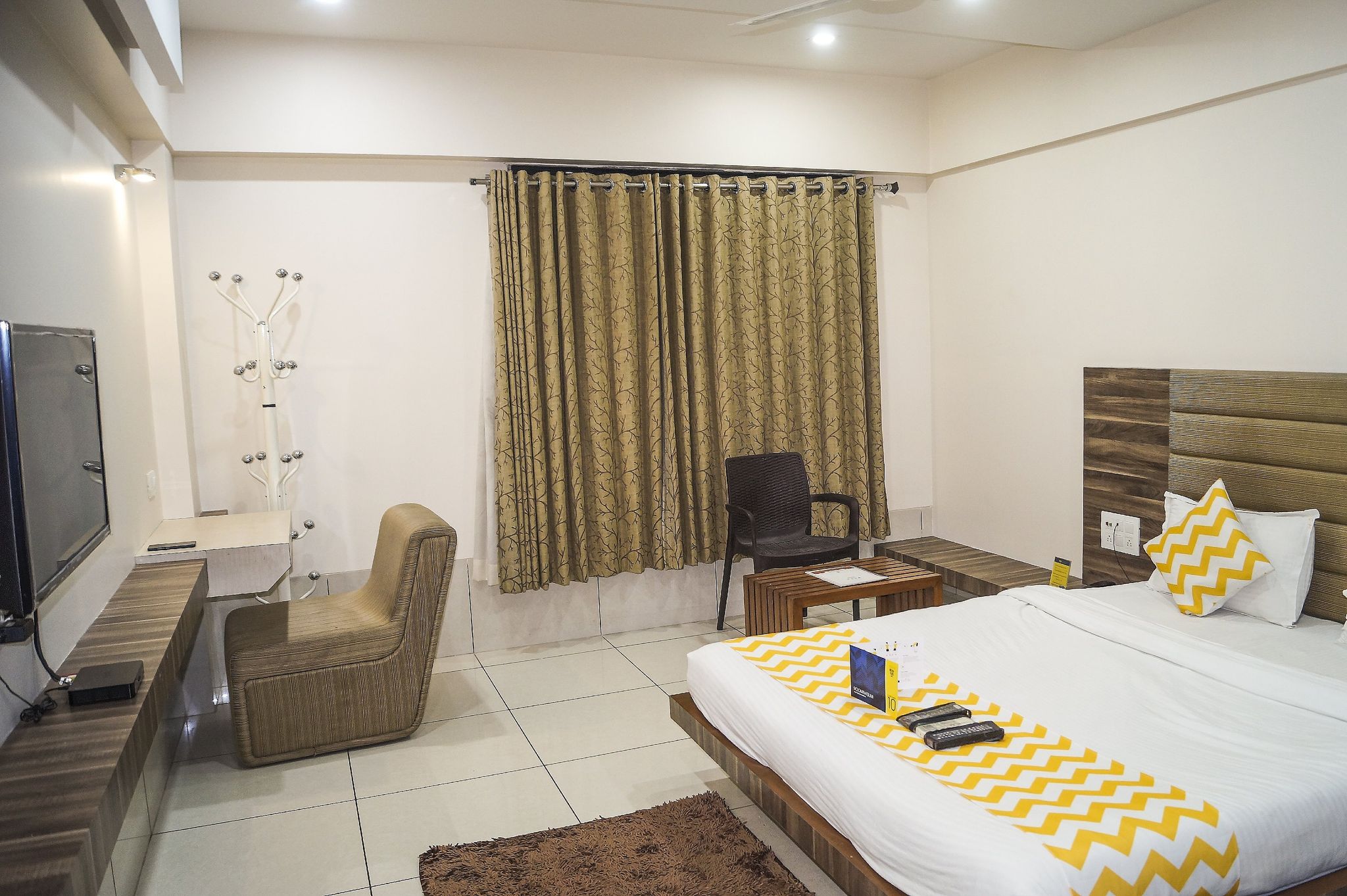 Hotel Darshan Deluxe Room 3