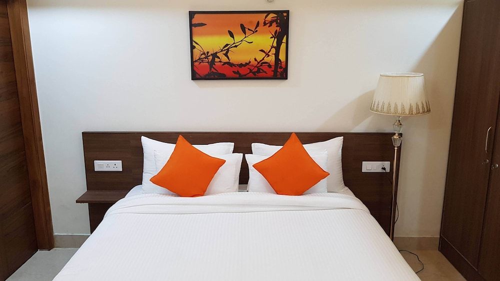 undefined PLLAZIO Residency 3