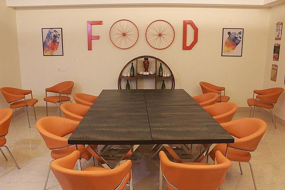 undefined PLLAZIO Residency 8