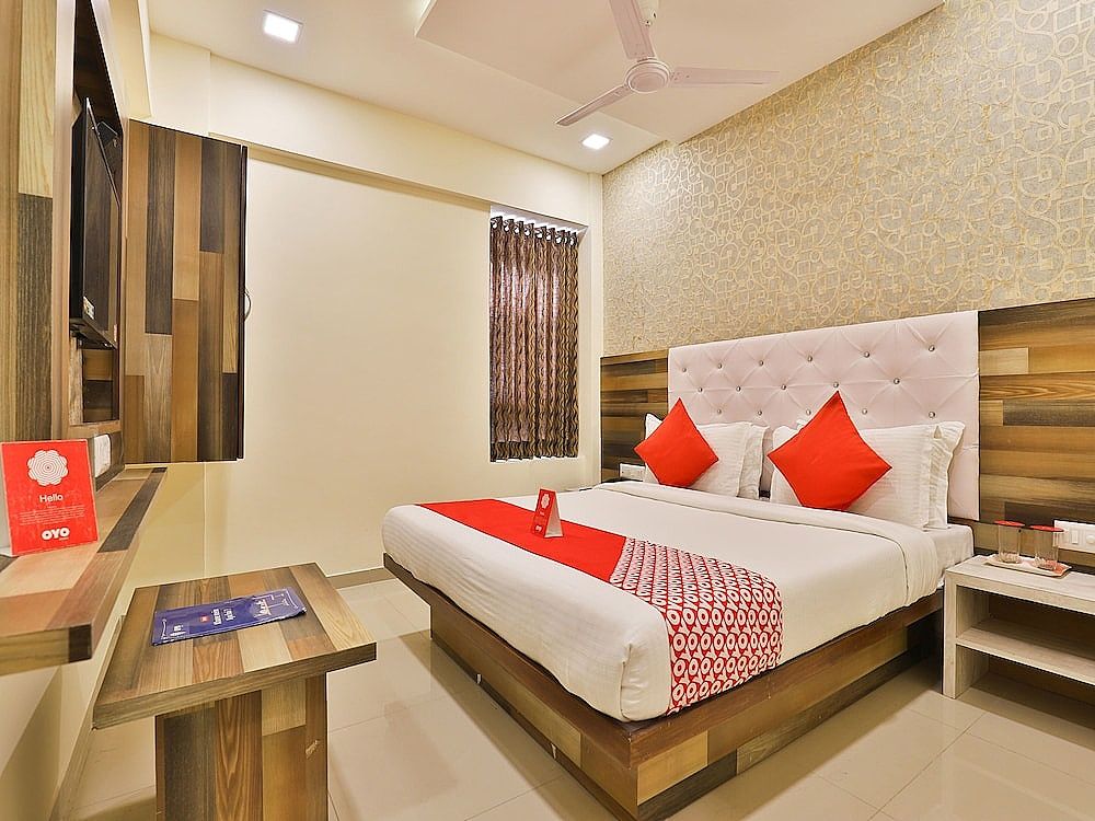 undefined OYO 12654 Hotel Sunshine 5