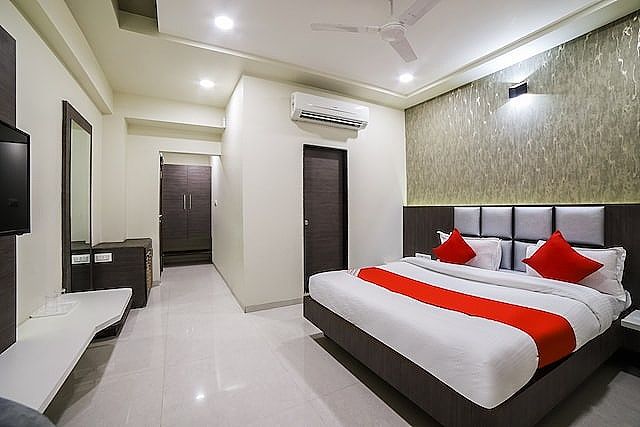 undefined Hotel Airport Inn One 3