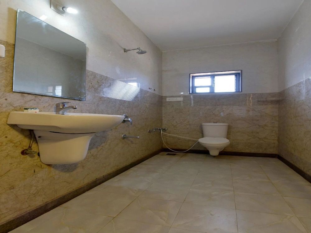 Hotel Kaka Inn Mount Abu Deluxe Room 4