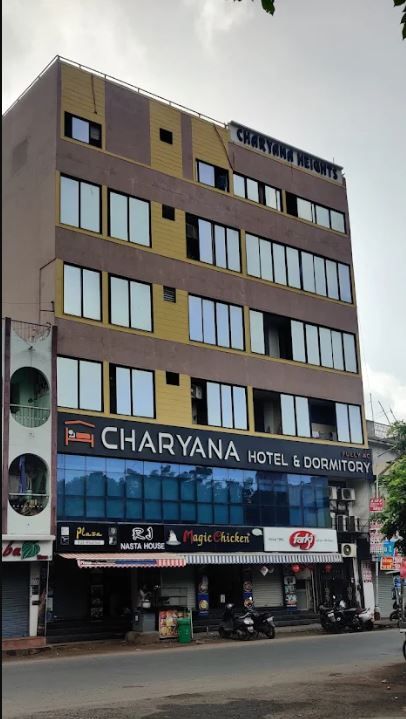 Charyana Hotel Ac Dormitory - Hostel