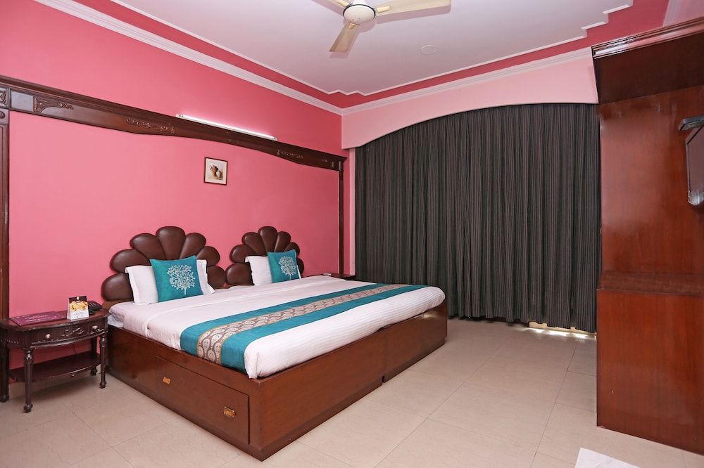 OYO 1242 near MG Road Standard Double or Twin Room, Private Bathroom